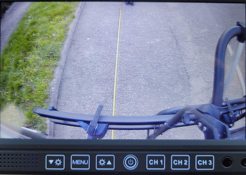 MON705AHD showing CAM022 during day